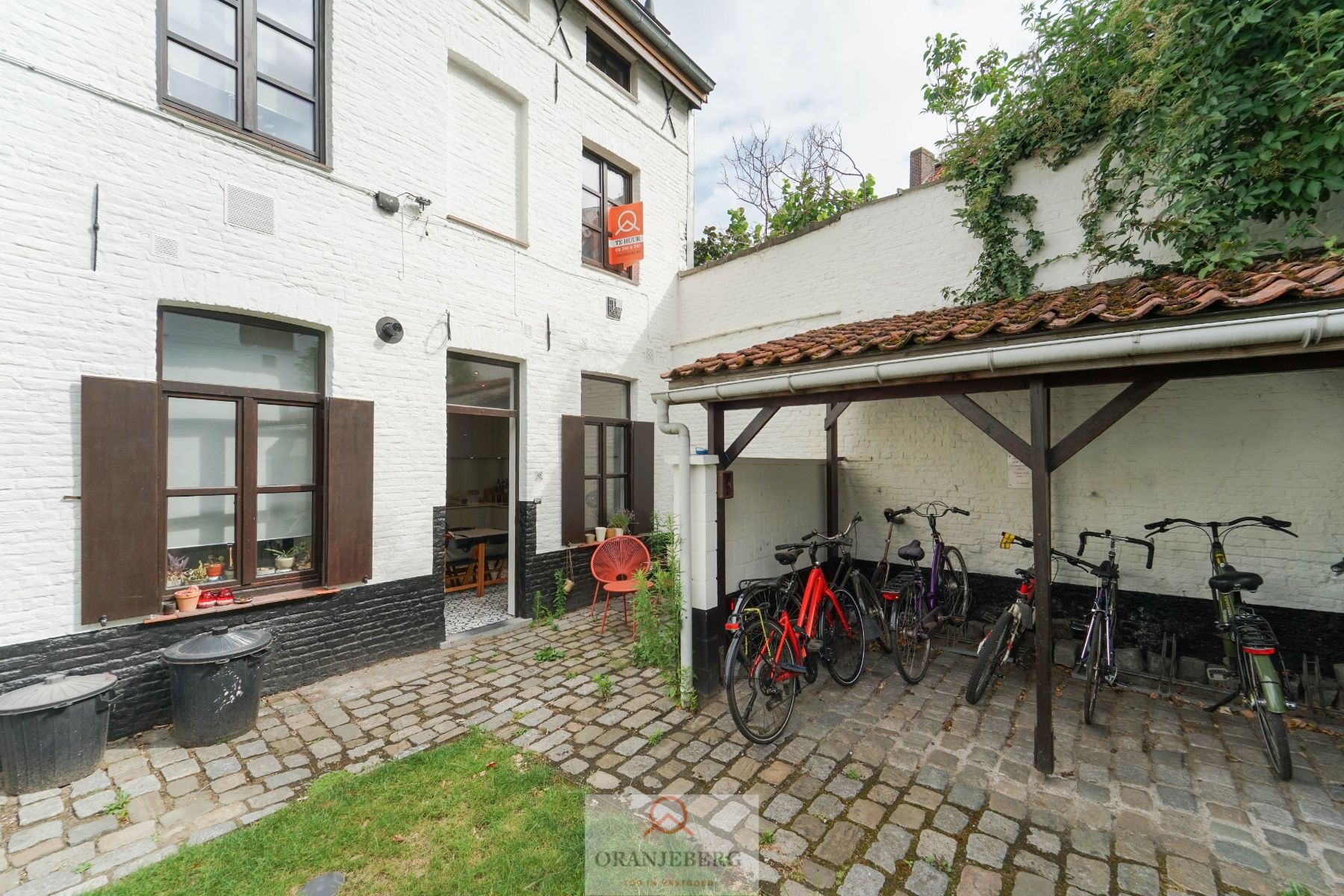 Charmante gerenoveerde woning met terras op topligging! foto {{pictureIndex}}