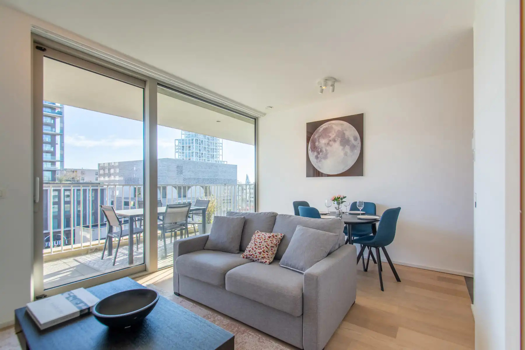 Prachtige gemeubelde studio met zicht op de Schelde foto 2