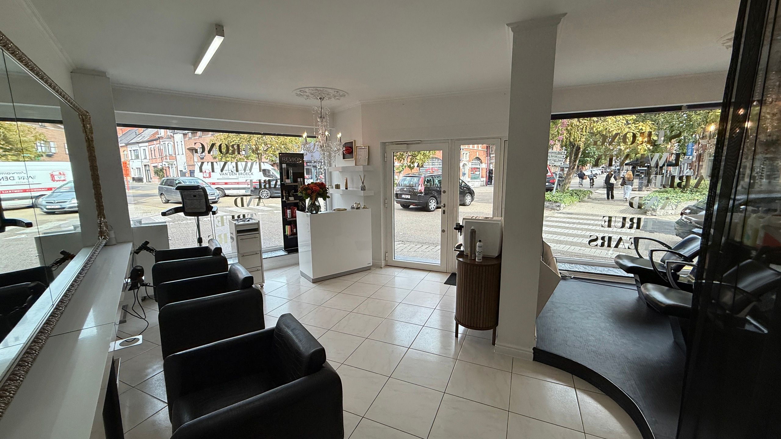 Handelspand met woonst op uitstekende locatie foto 2