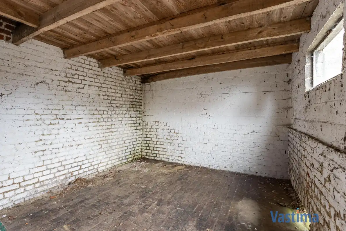 Woning met loods en grote tuin foto 25