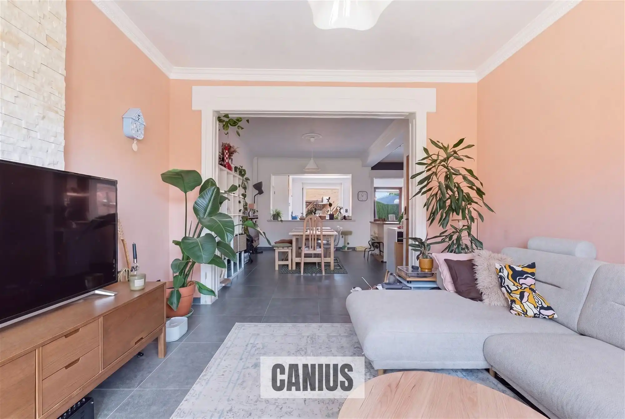 CHARMANTE, GERENOVEERDE WONING MET 2 SLPK foto 4