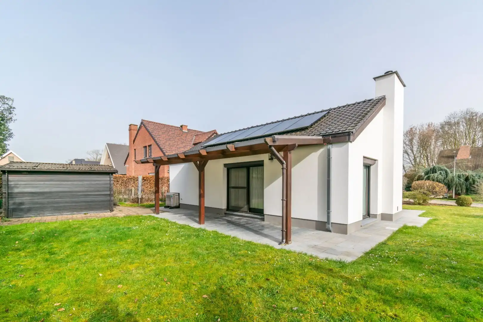 CHARMANTE BUNGALOW MET 2 SLPK + BUREAU OP TOPLOCATIE ! foto 8