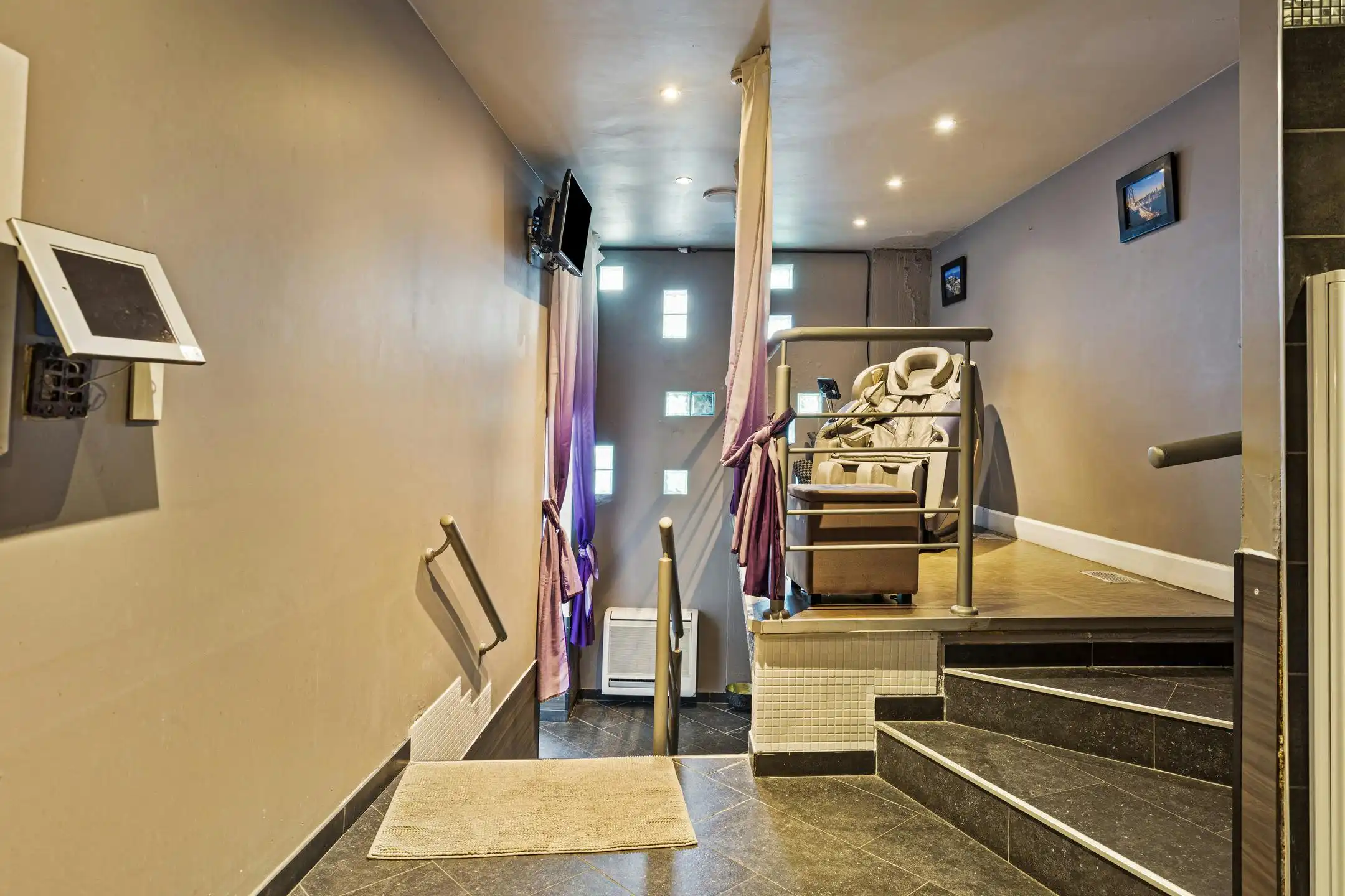 Over te nemen wellness met 3 units en 3 slpkmr appartement foto 13