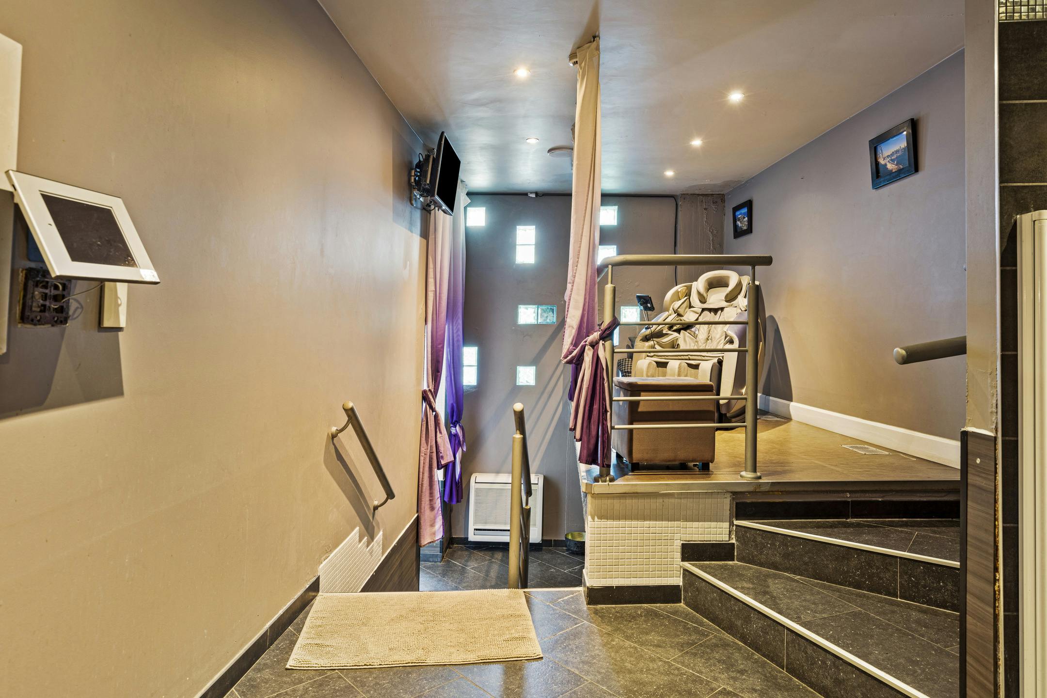 Over te nemen wellnesscentrum met 3 slaapkamer appartement foto 13