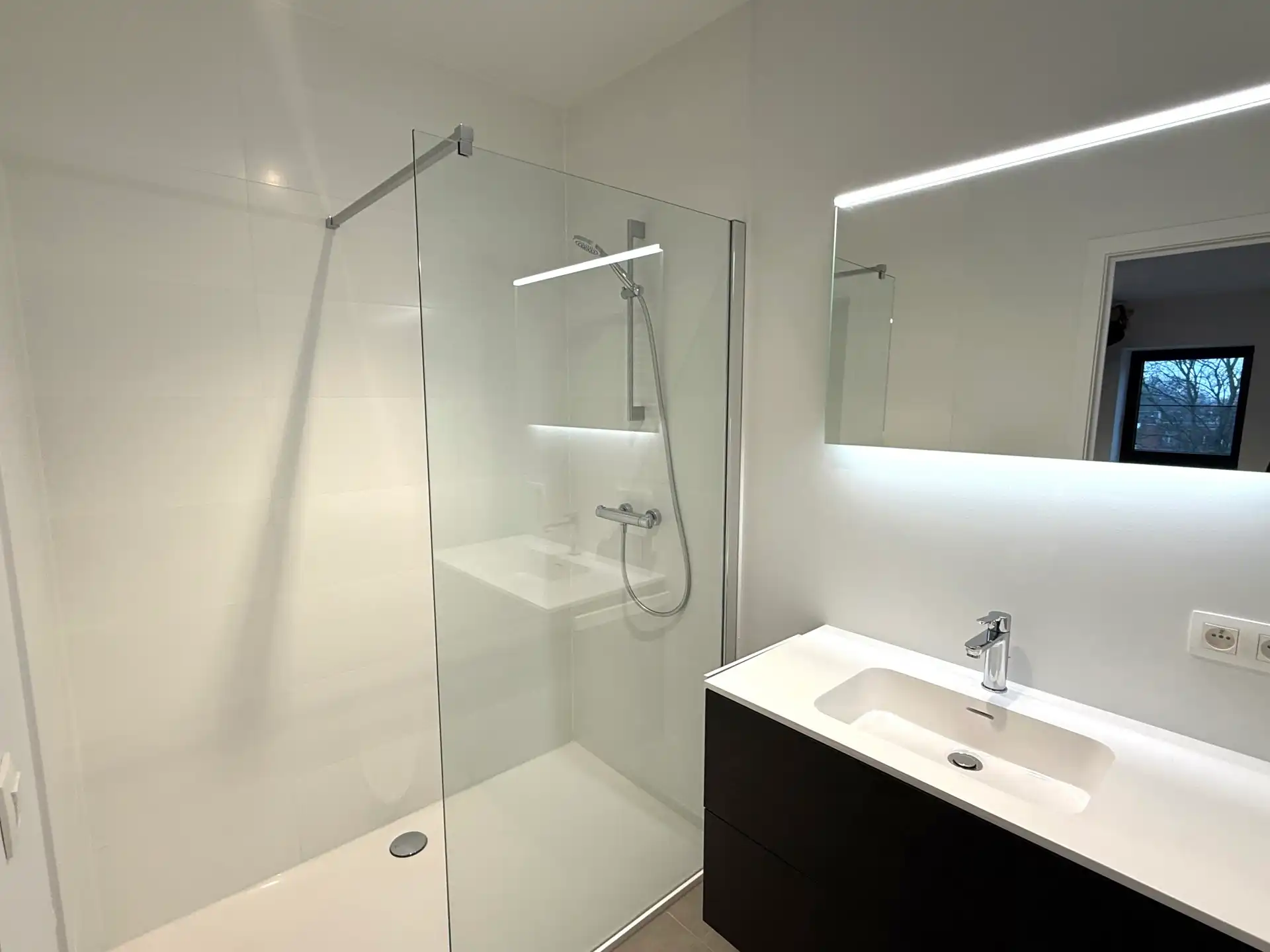 Modern 2-slaapkamerappartement met parking en EPC A foto 8