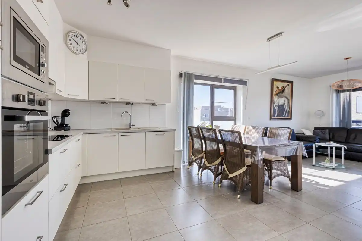 Instapklaar appartement, aangename omgeving randstad Tongeren foto 3