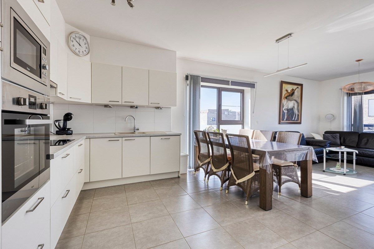 Instapklaar appartement, aangename omgeving randstad Tongeren foto 3