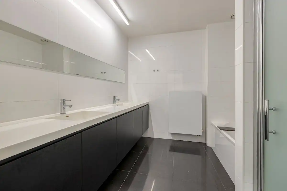 Instapklaar en energiezuinig appartement nabij hartje Hasselt foto 18