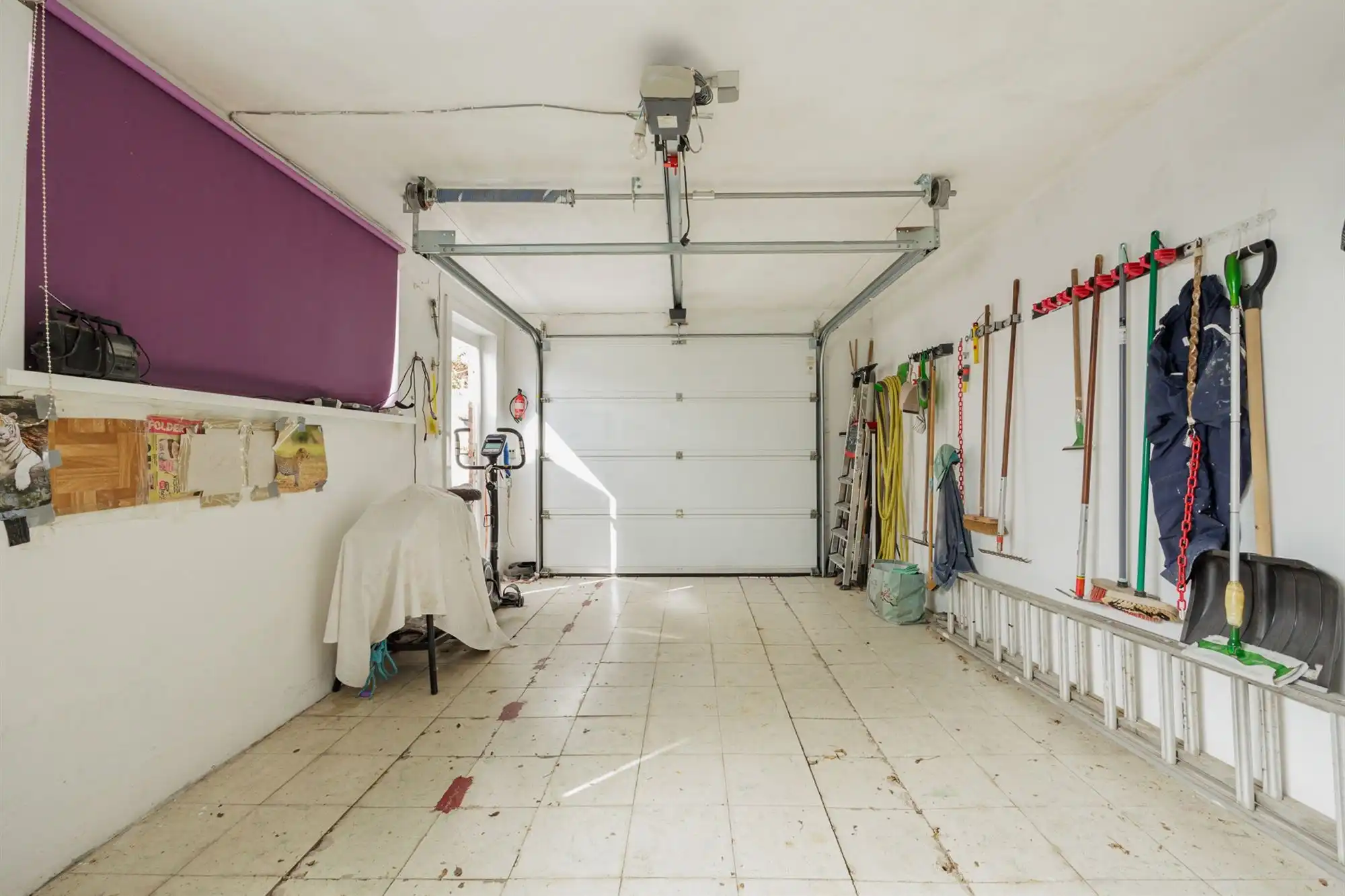 Degelijke halve losbouw met 4 slpks, (voor)tuin en garage foto 26