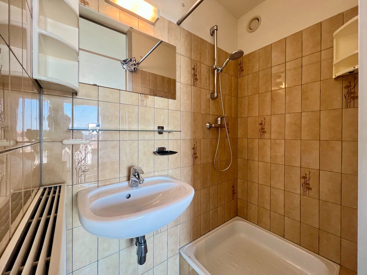 Te renoveren appartement met 2 slaapkamers op een uitstekende ligging foto 18
