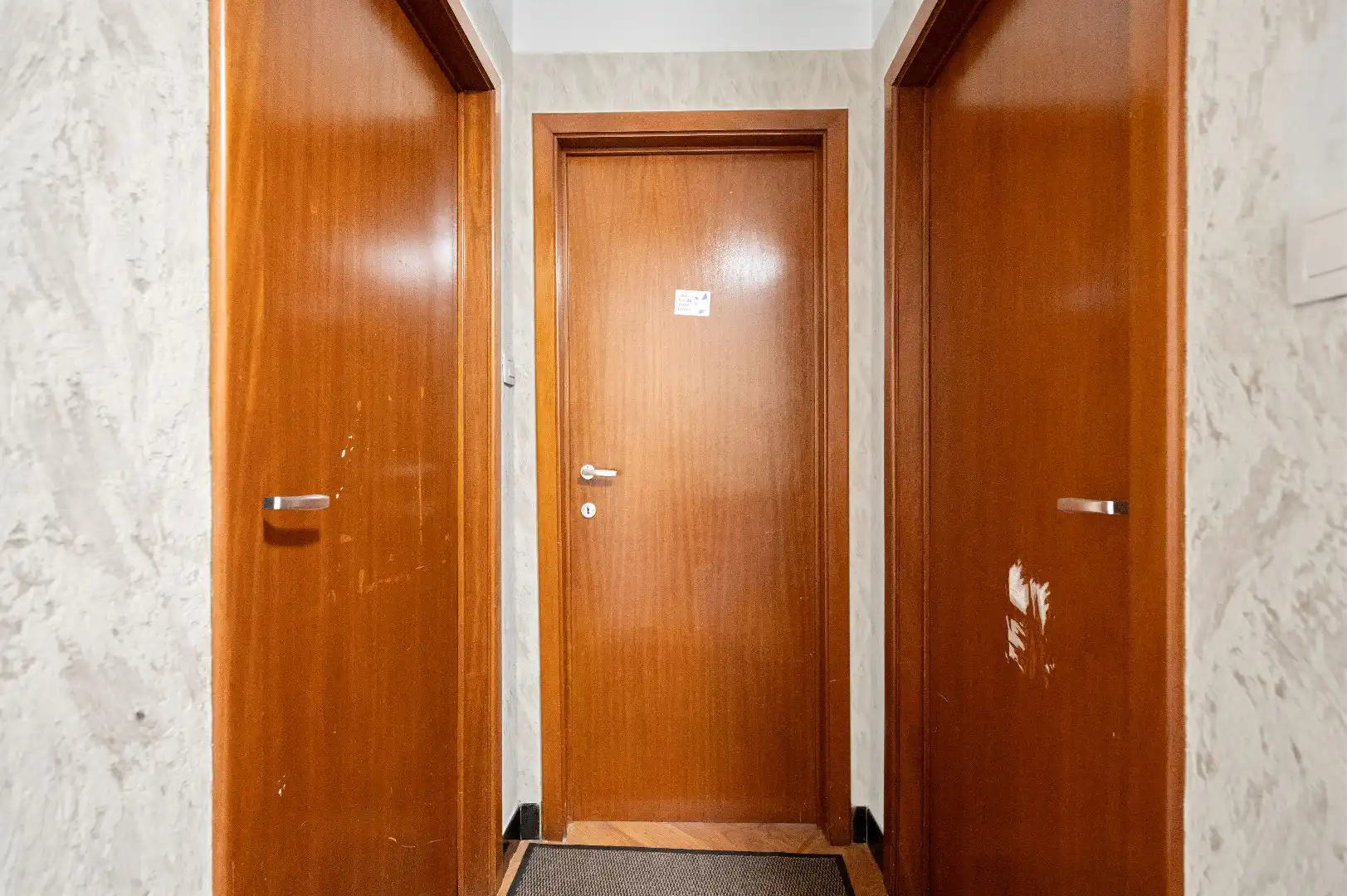 Instapklare rijwoning in een rustige straat te Tienen foto 13