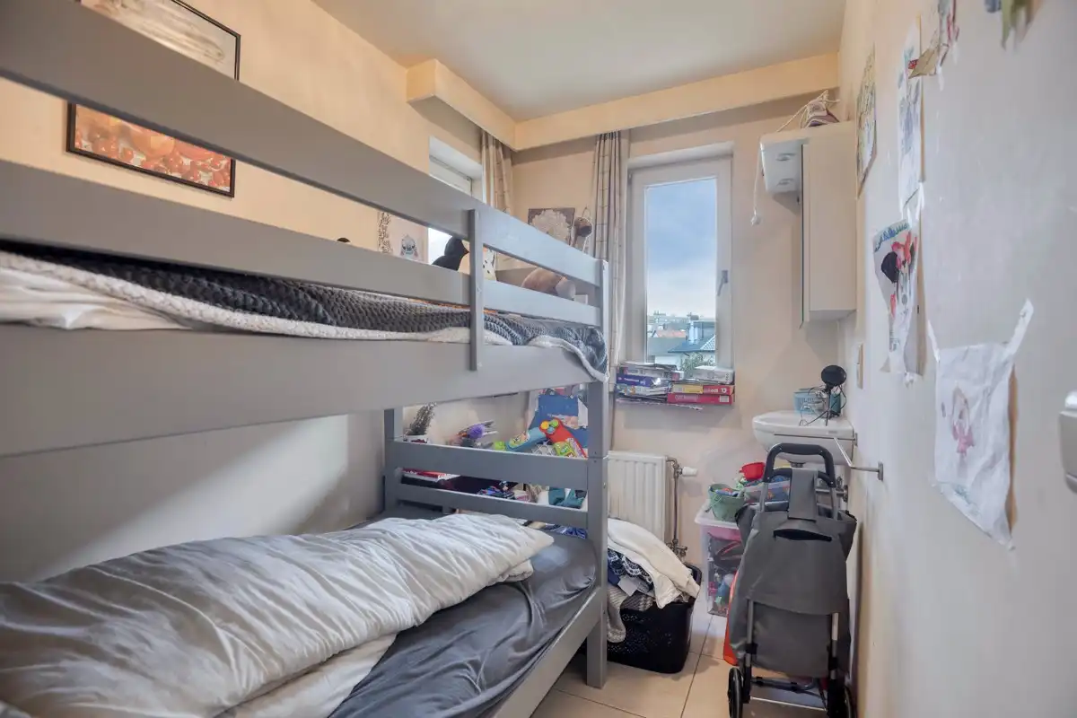 Gemeubeld hoek appartement met twee slaapkamers foto 12