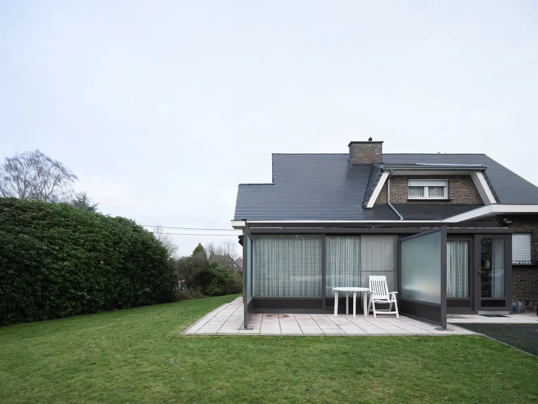 Ruime gezinswoning met vier slaapkamers en tuin in Drongen. foto 26