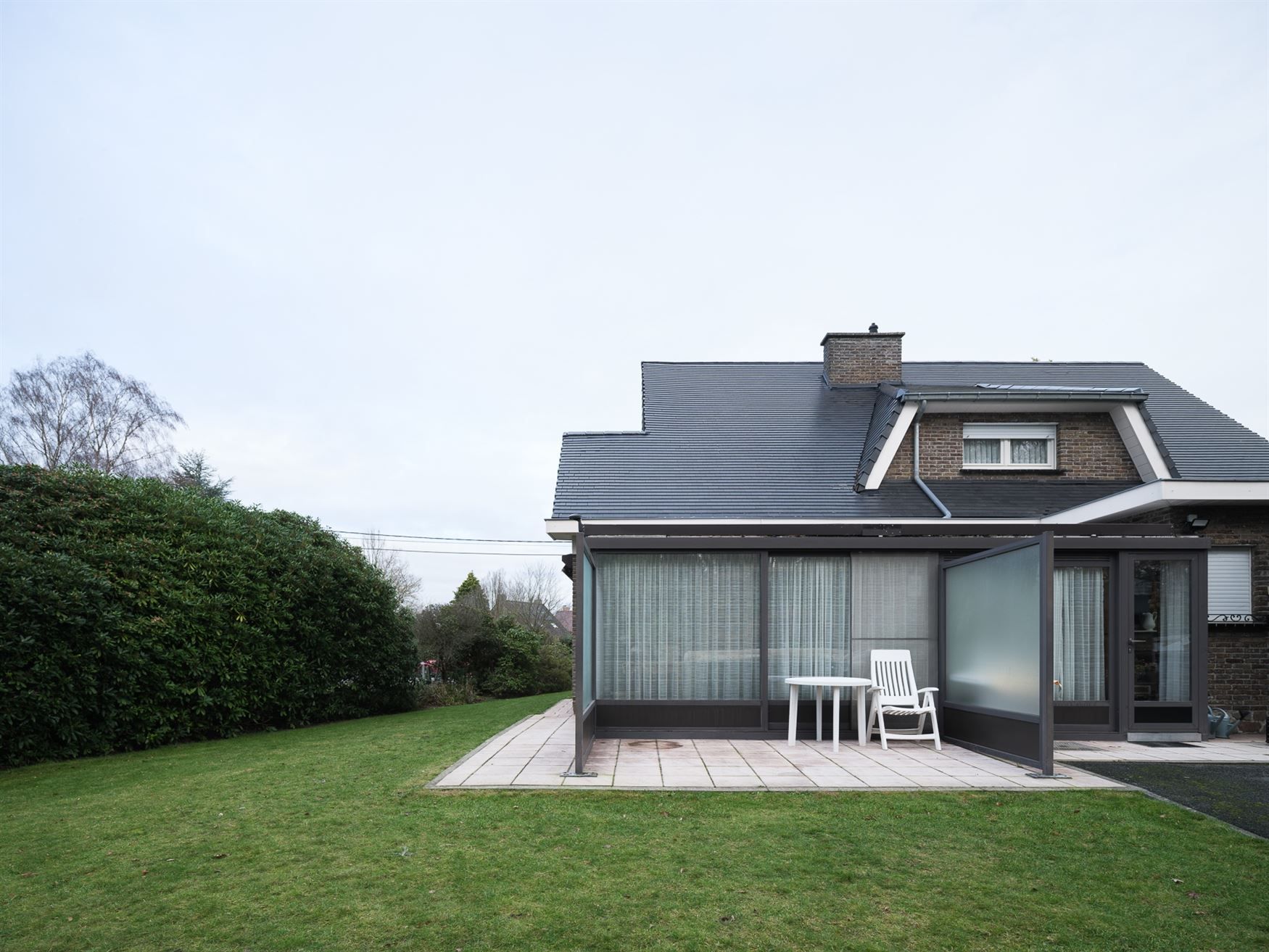 Ruime gezinswoning met vier slaapkamers en tuin in Drongen. foto 26