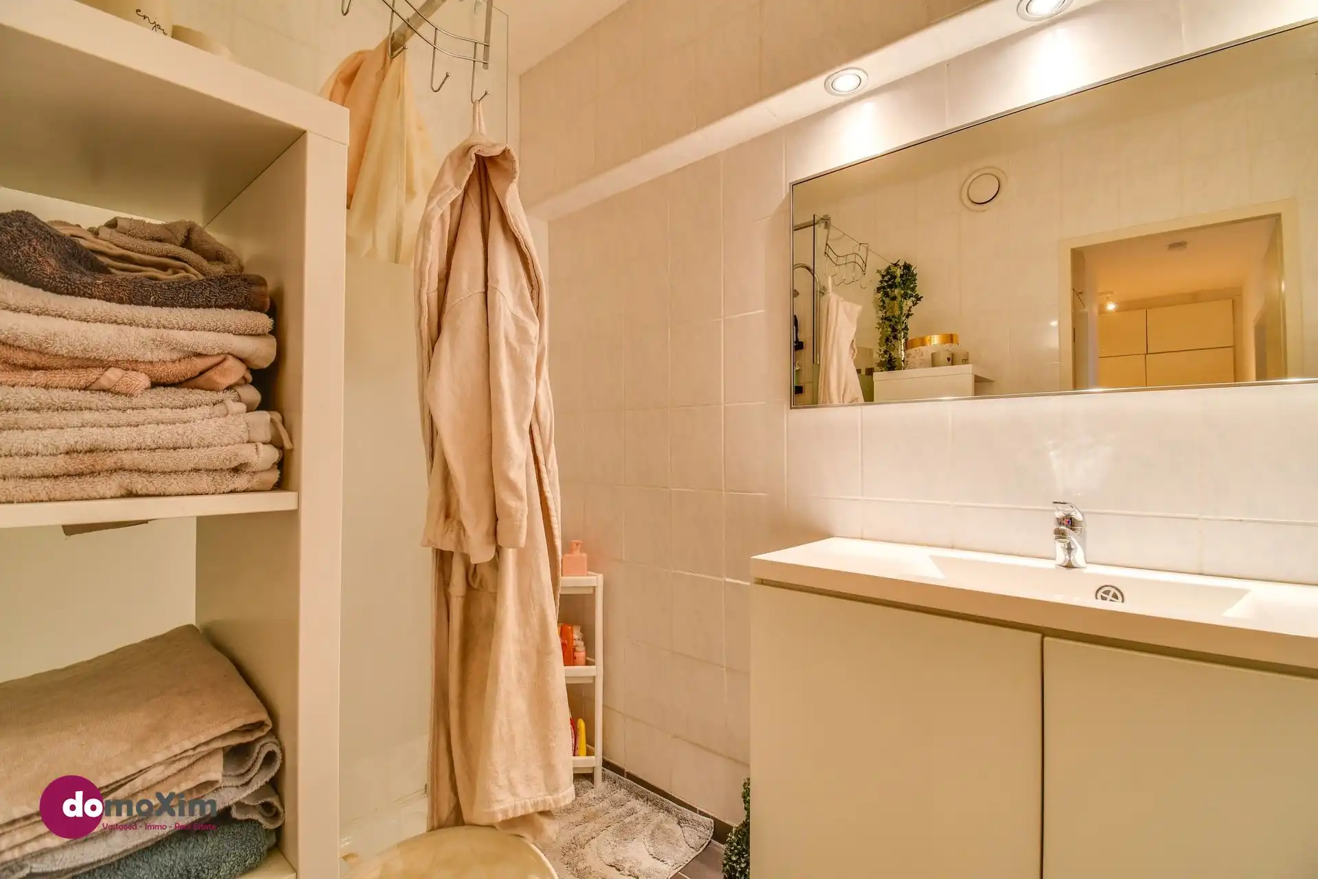 Instapklaar appartement met twee terrassen en garagebox op toplocatie in Mechelen foto 12