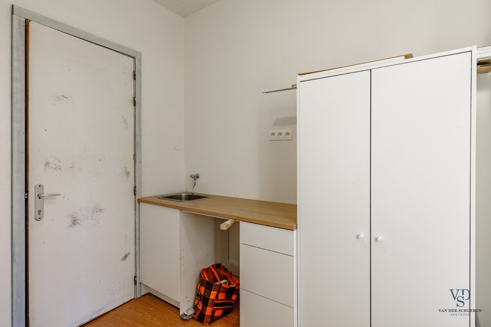 Herenhuis met 7 vergunde studentenkamers. foto 10