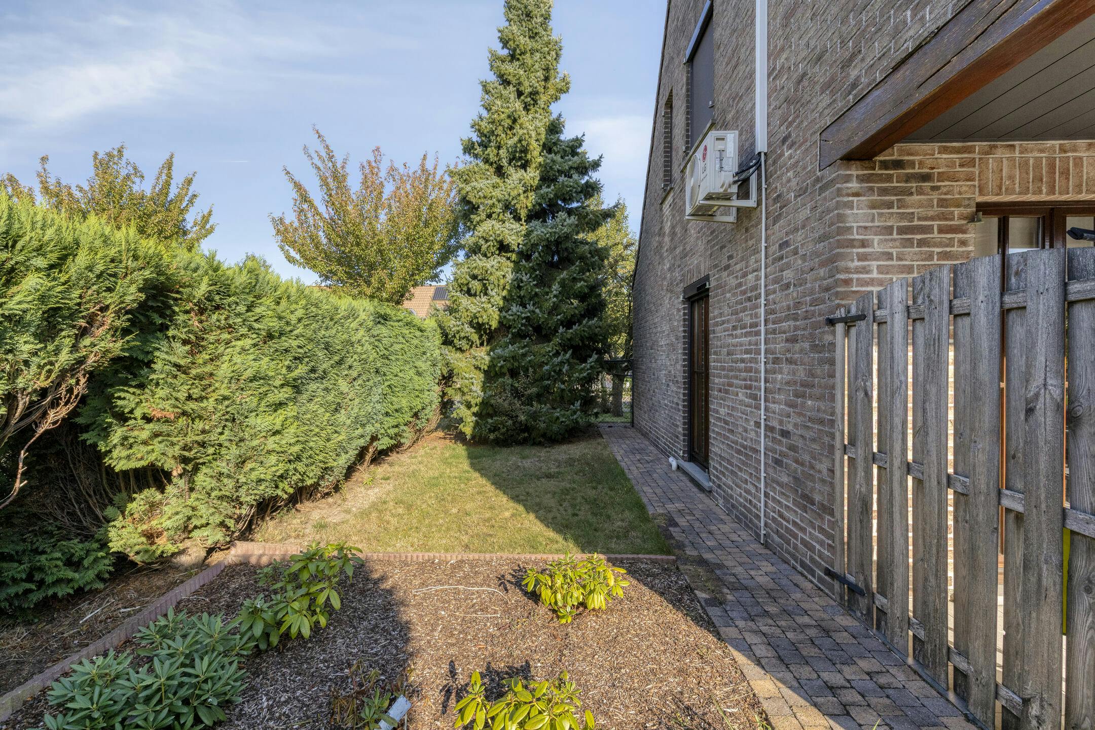 Vrijstaande woning met groot bijgebouw te koop in Wuustwezel foto 45