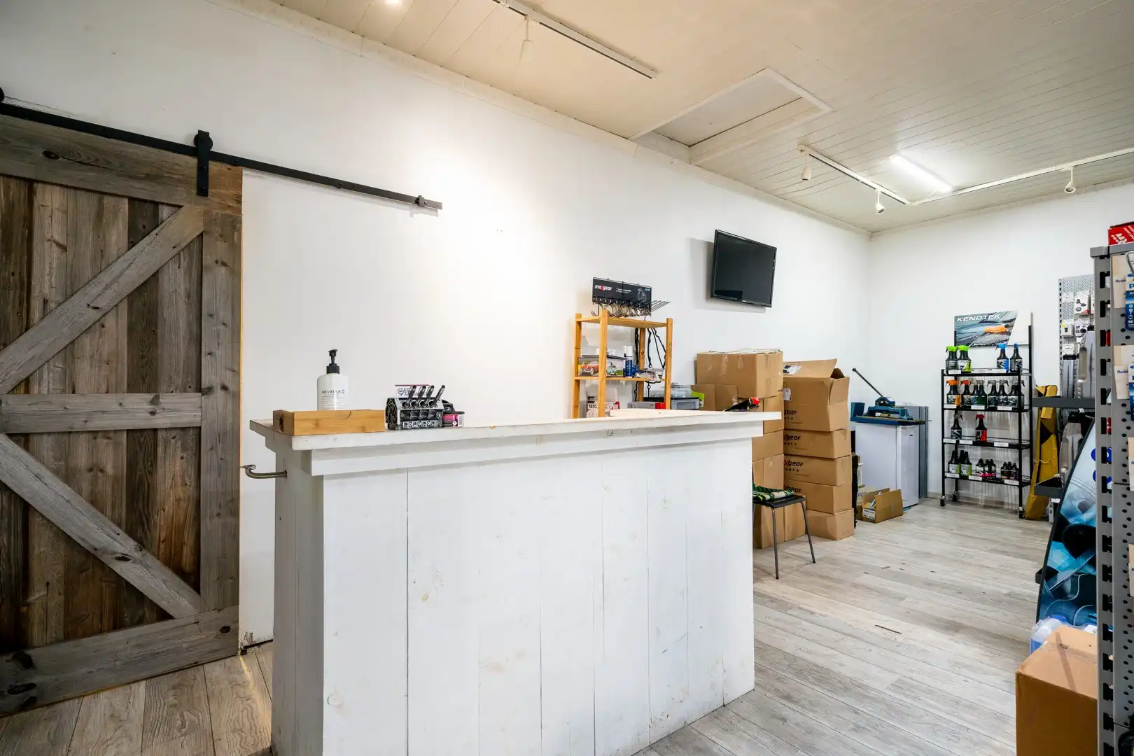 IN OPTIE - Verhuurde handelsruimte van 90m² met investeringspotentieel nabij het centrum van Maasmechelen foto 3