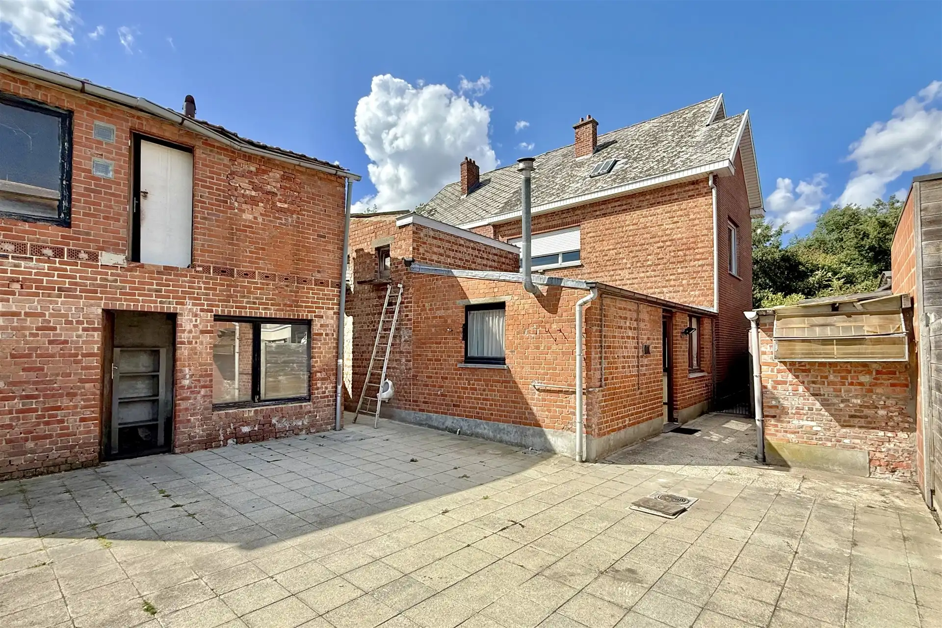 Te renoveren woning in doodlopende straat foto 26