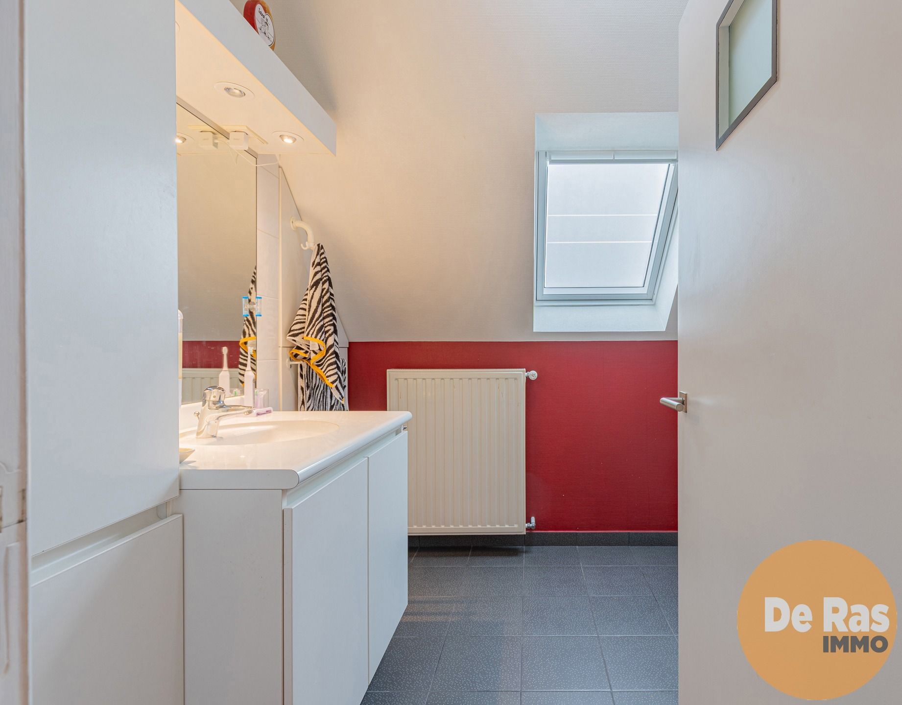 WIEZE - Lichtrijke villa met 5 slpks en 2 bdkmrs en tuin foto 19