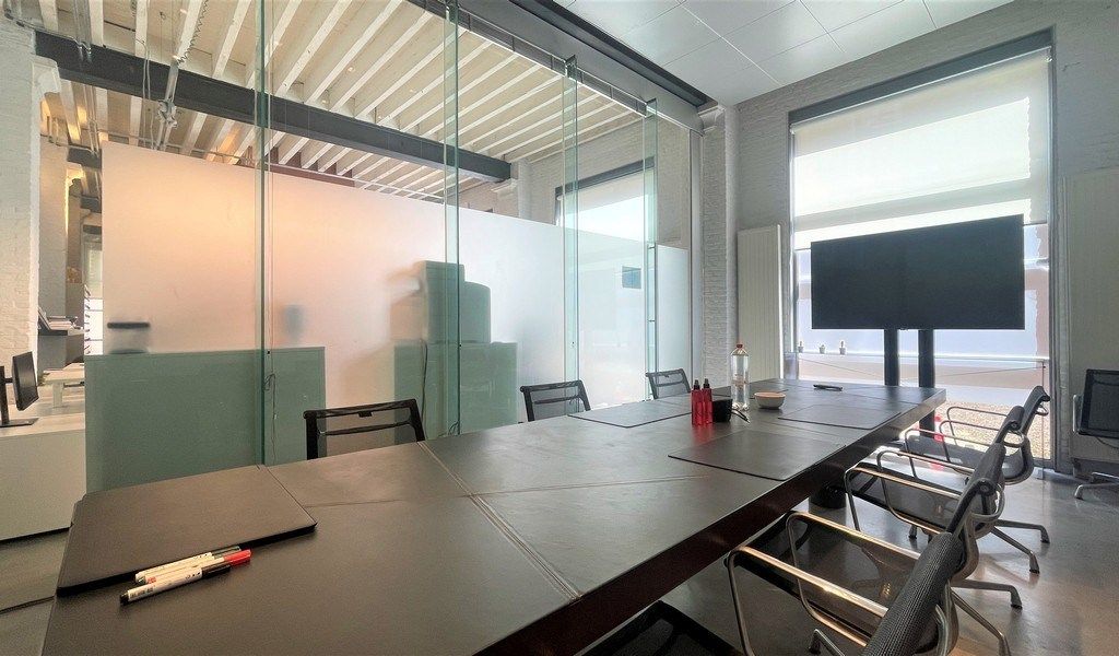 Trendy kantoor in gerenoveerd pakhuis nabij het Eilandje foto 4