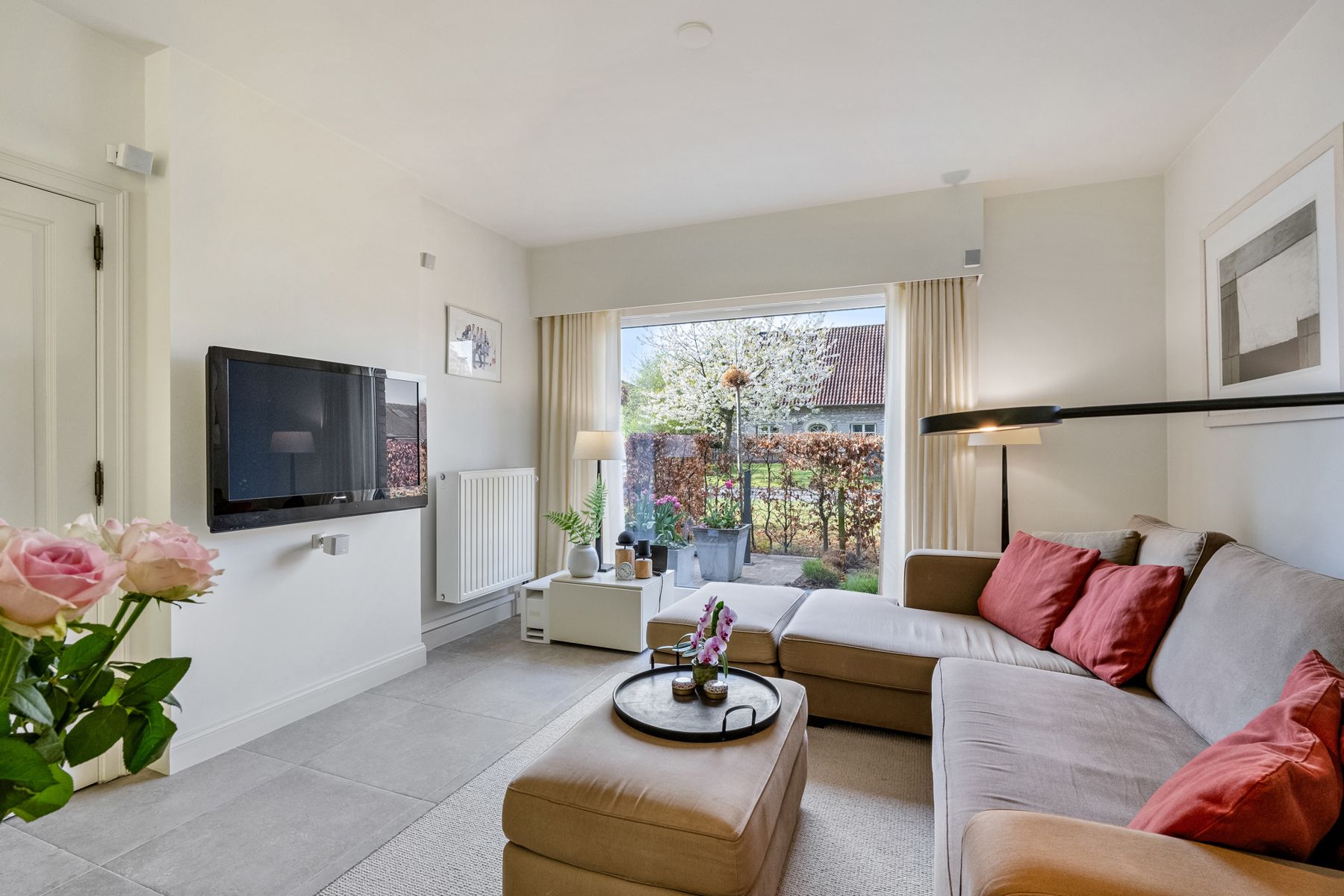 Energiezuinige villa met privé bos en prachtige tuin. foto 8
