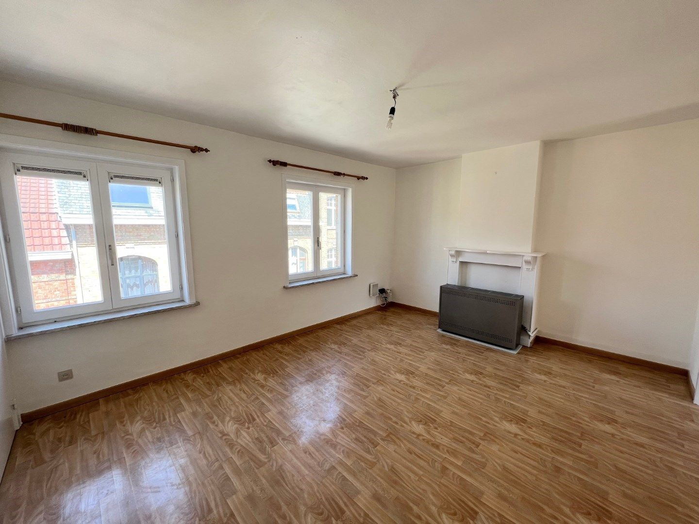 GEZELLIG APPARTEMENT MET 1 SLAAPKAMER NABIJ STATION IEPER foto 3