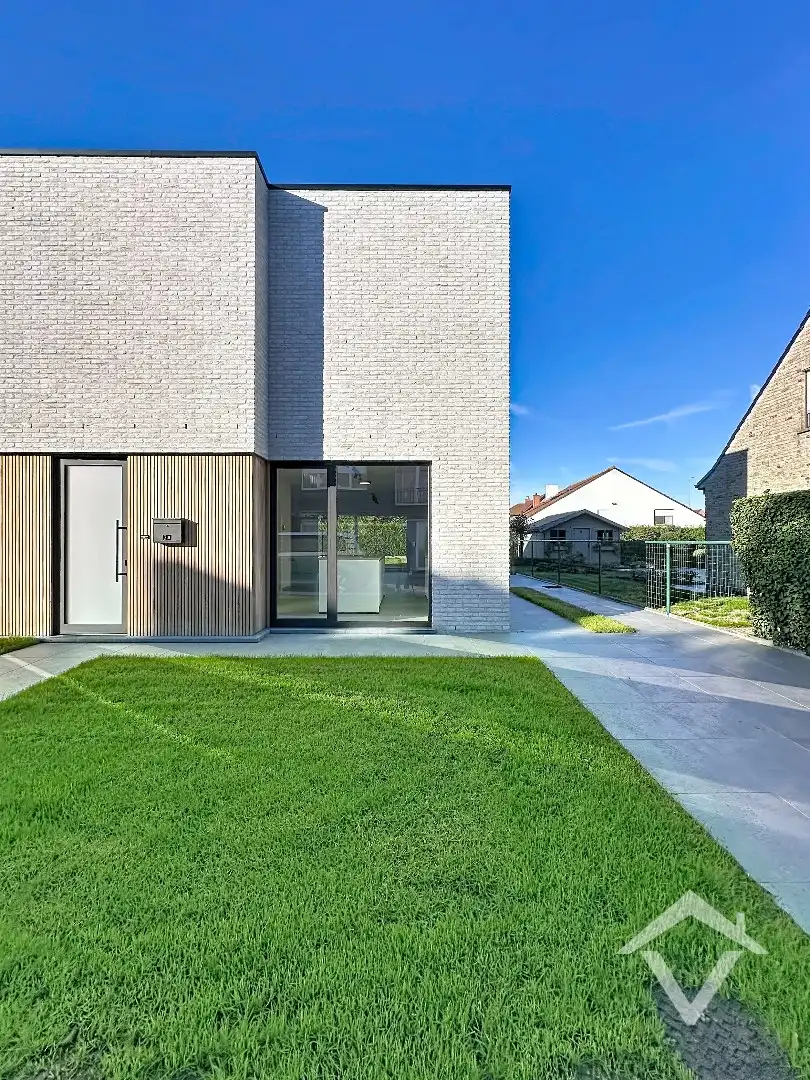 Nieuwbouwwoning met 3 slaapkamers in centrum Koekelare  foto 2