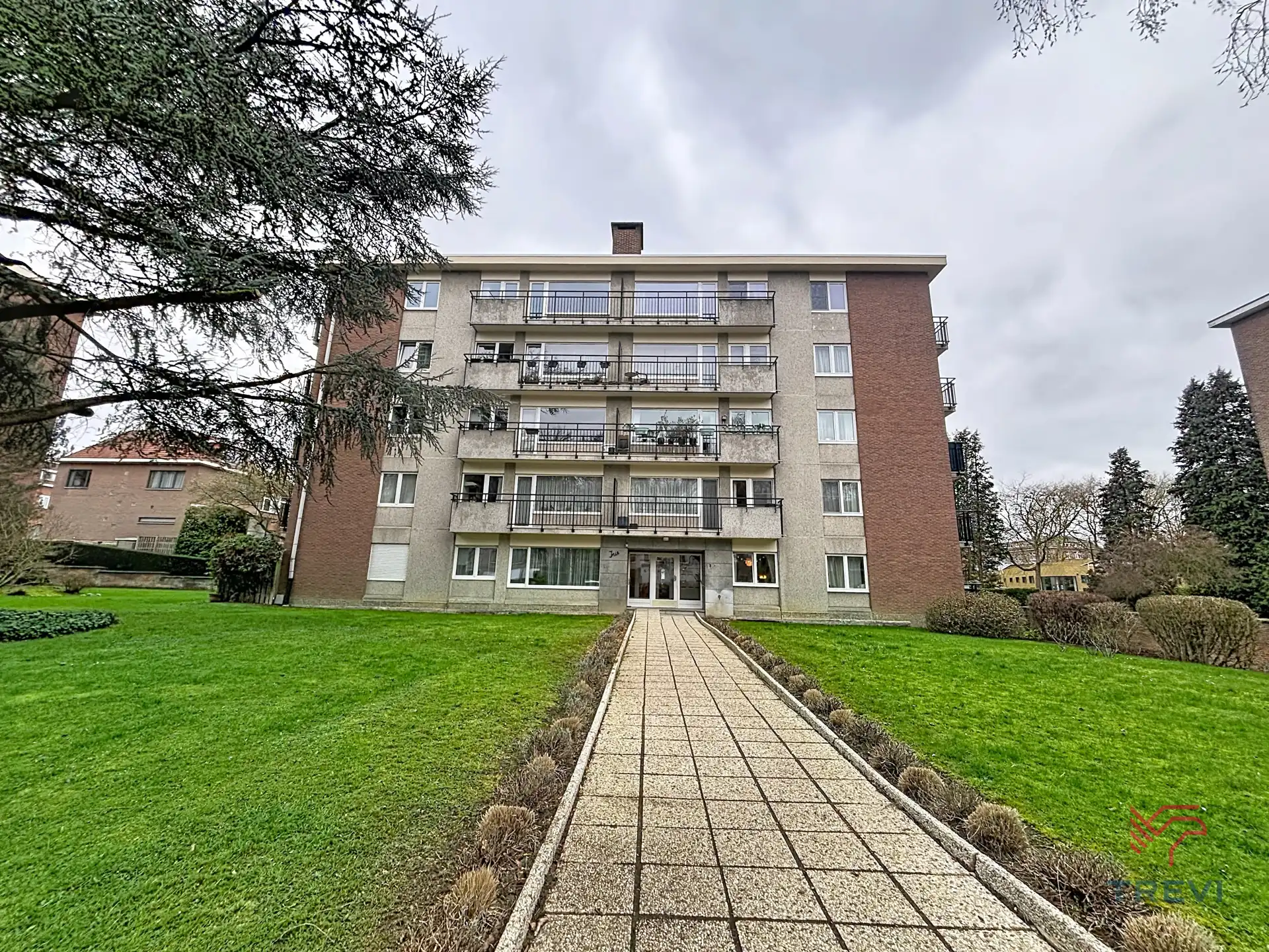 Mooi appartement met 2 slaapkamers vlakbij het Dumontplein foto 13