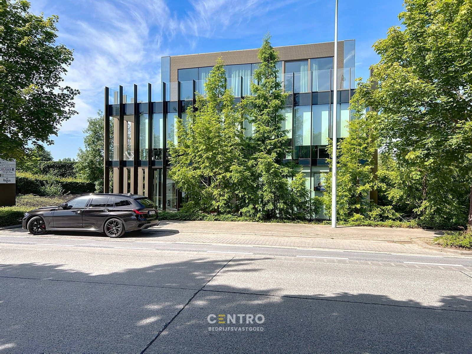 Instapklare kantoorruimte 175 m² TE HUUR in prestigieus D-One gebouw – Kortrijk. foto 5
