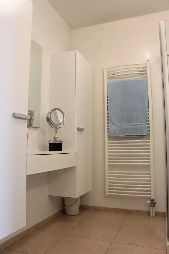 Lichtrijk appartement te koop in centrum Eeklo foto 10