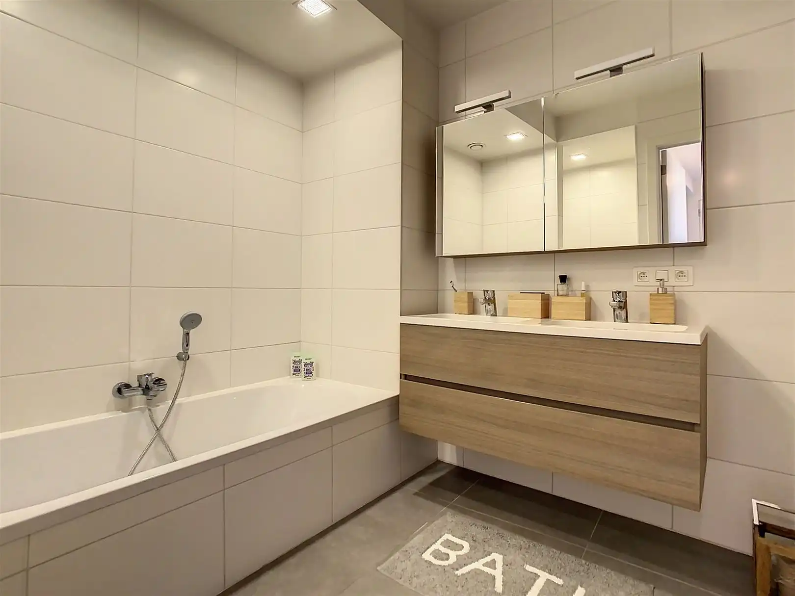 Instapklaar APP, 2 slpks, terras en garage  foto 20