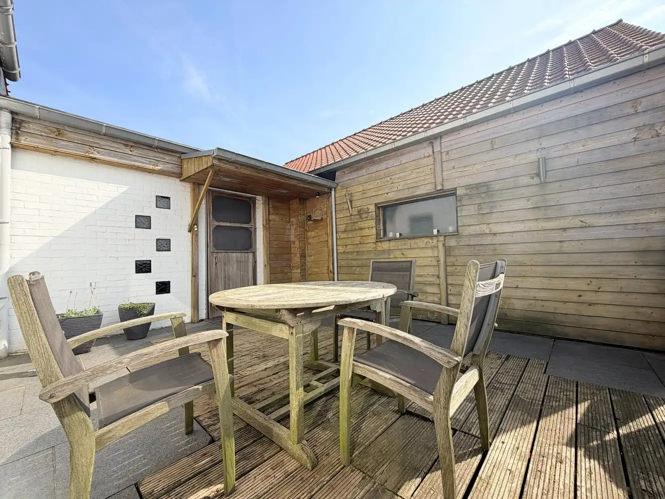 Instapklare woning met  ruime garage en landelijk uitzicht in Vladslo foto 13