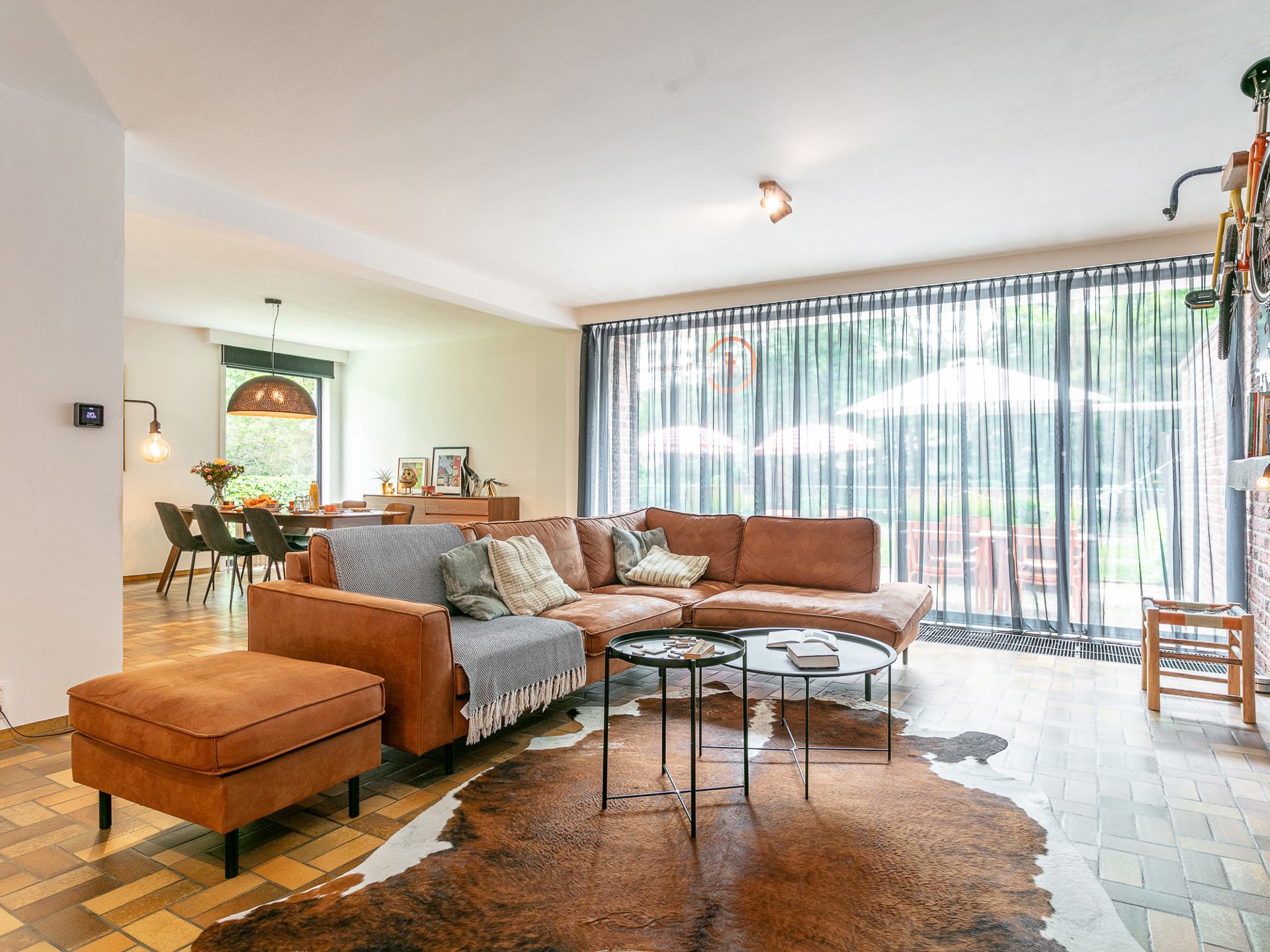 Moderne vakantiewoning in een groene omgeving foto 3