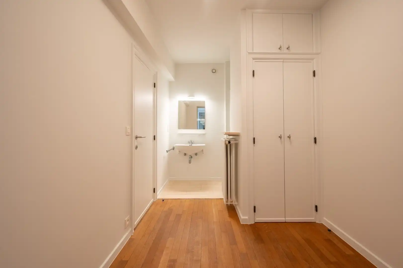 Ongemeubeld appartement, in de gerenommeerde residentie “Globe”, prachtig gelegen op de Zeedijk in het Zoute foto 6