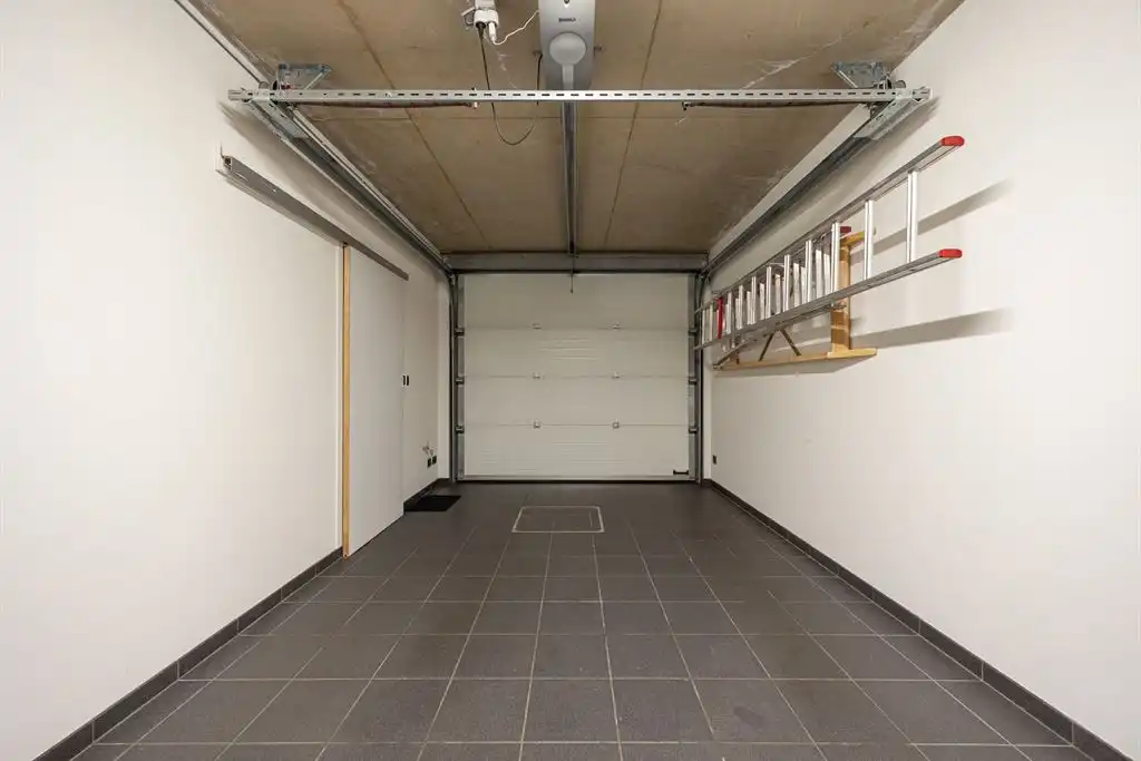 Moderne architecturale woning in een doodlopend straatje foto 18