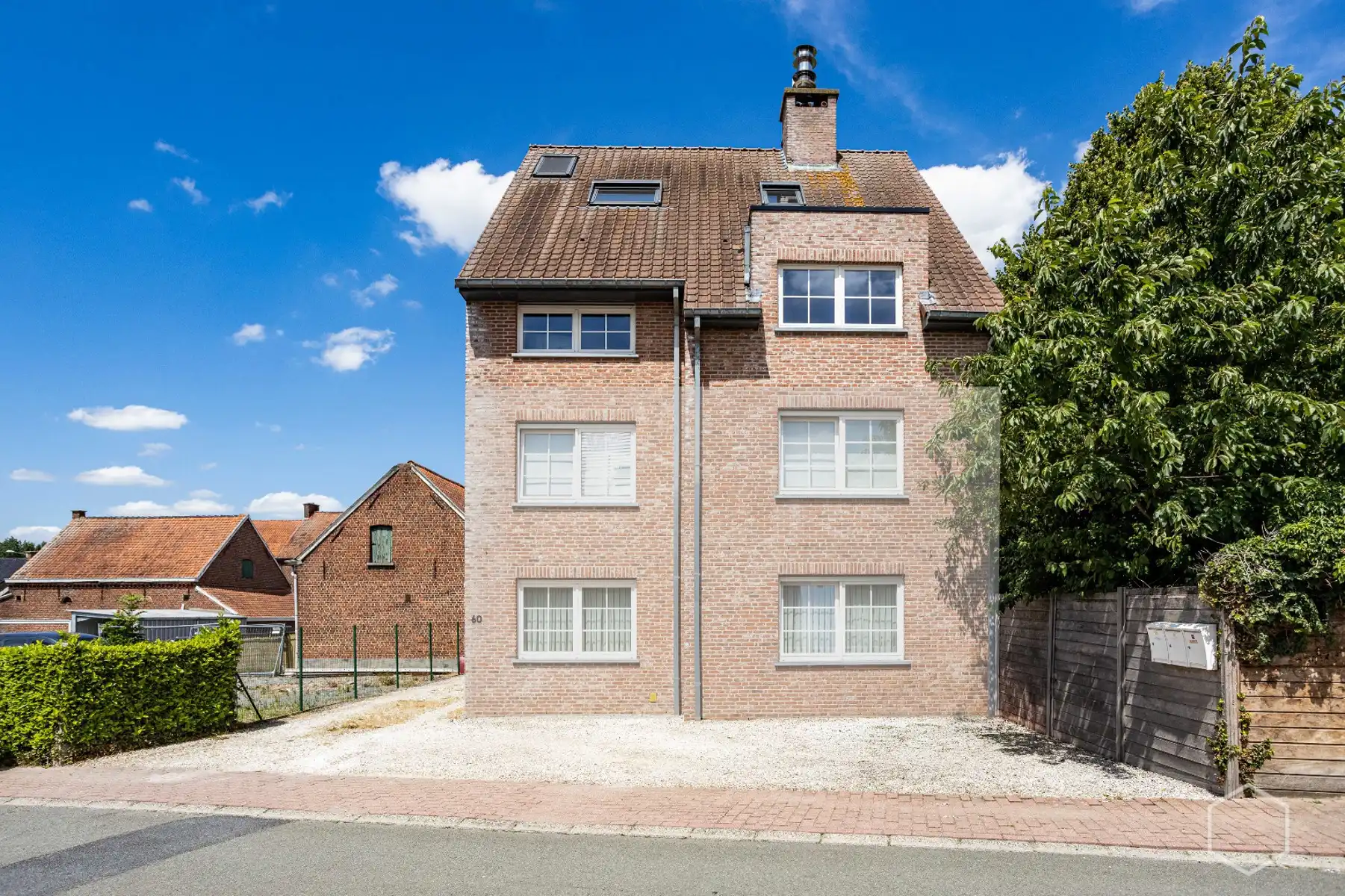 Lichtrijk duplexappartement met 4 slaapkamers en airco's foto {{pictureIndex}}