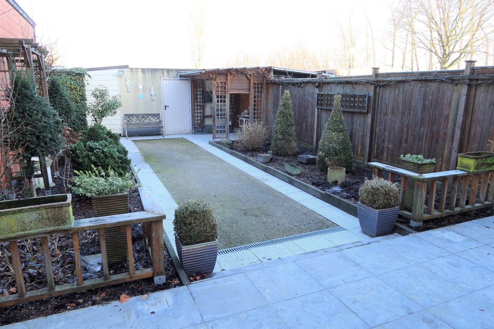 Gelijkvloers app met 2 slk, tuin en garage foto 16