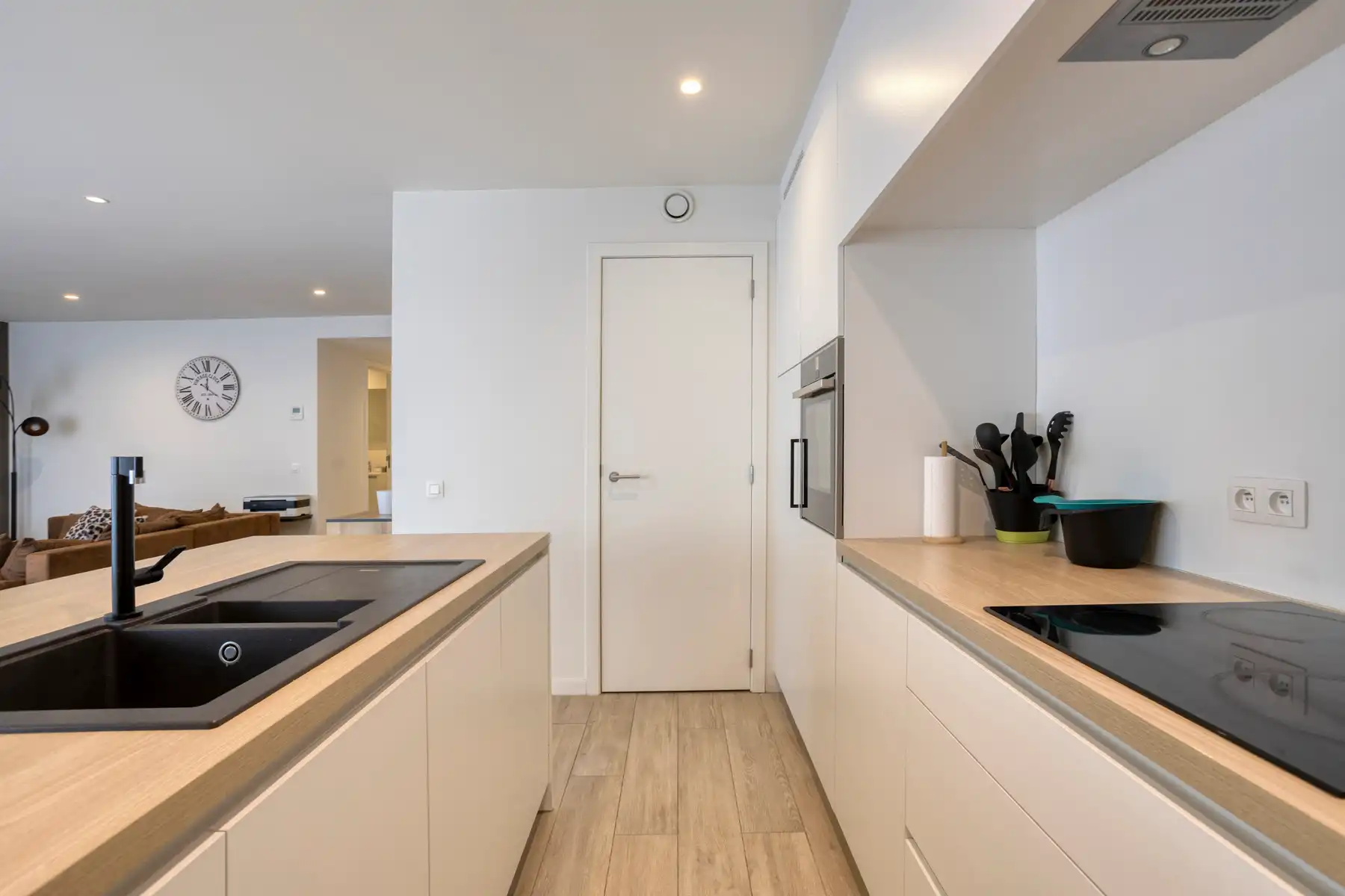 Prachtig gelijkvloers BEN-appartement met terras en parking foto 11
