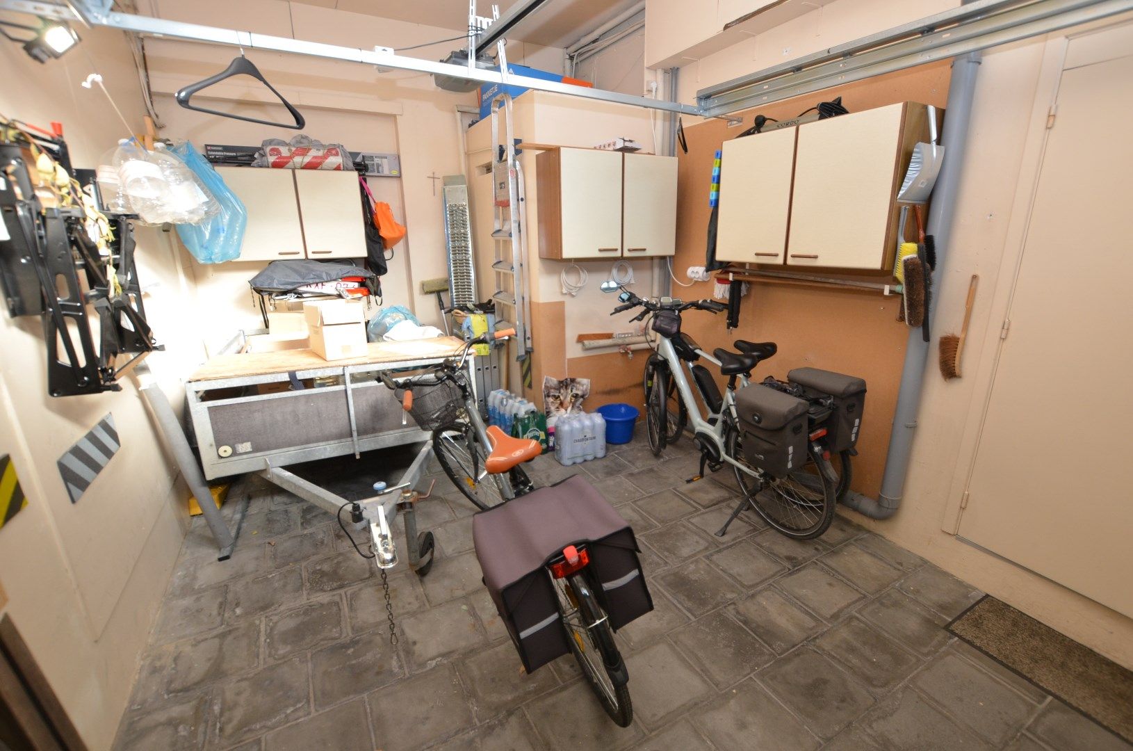 Woonhuis met 2 garages  foto 9