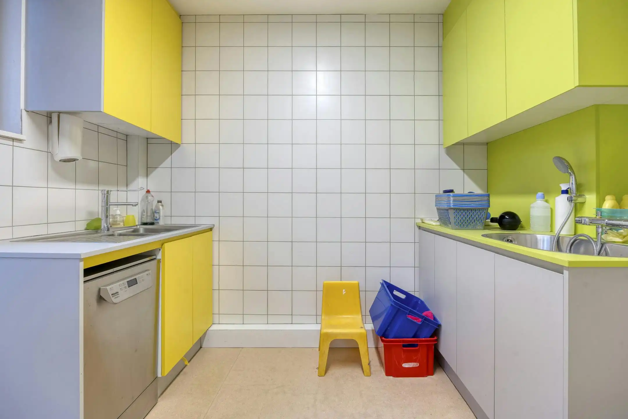 Op te frissen herenhuis met 7 slaapkamers en stadstuin. foto 29