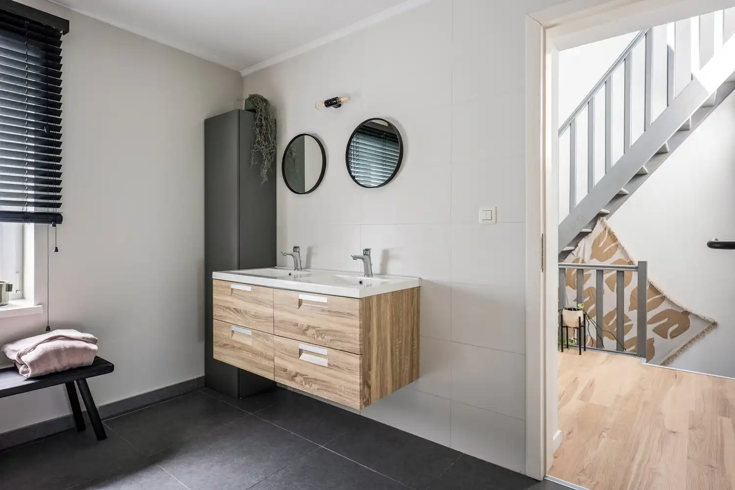Instapklare woning met 4 slpkrs met gezellig terras en tuin foto 10
