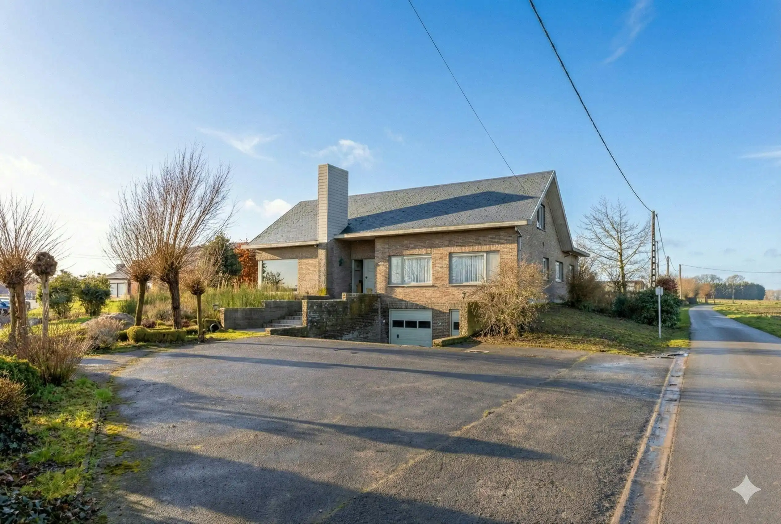 Op te frissen villa te koop op perceel van 2.015 m² in Hooglede foto 2