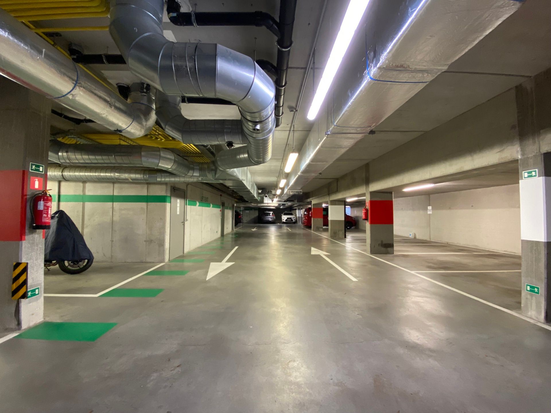 Binnenparkeerplaats te huur – 85€/maand foto 2