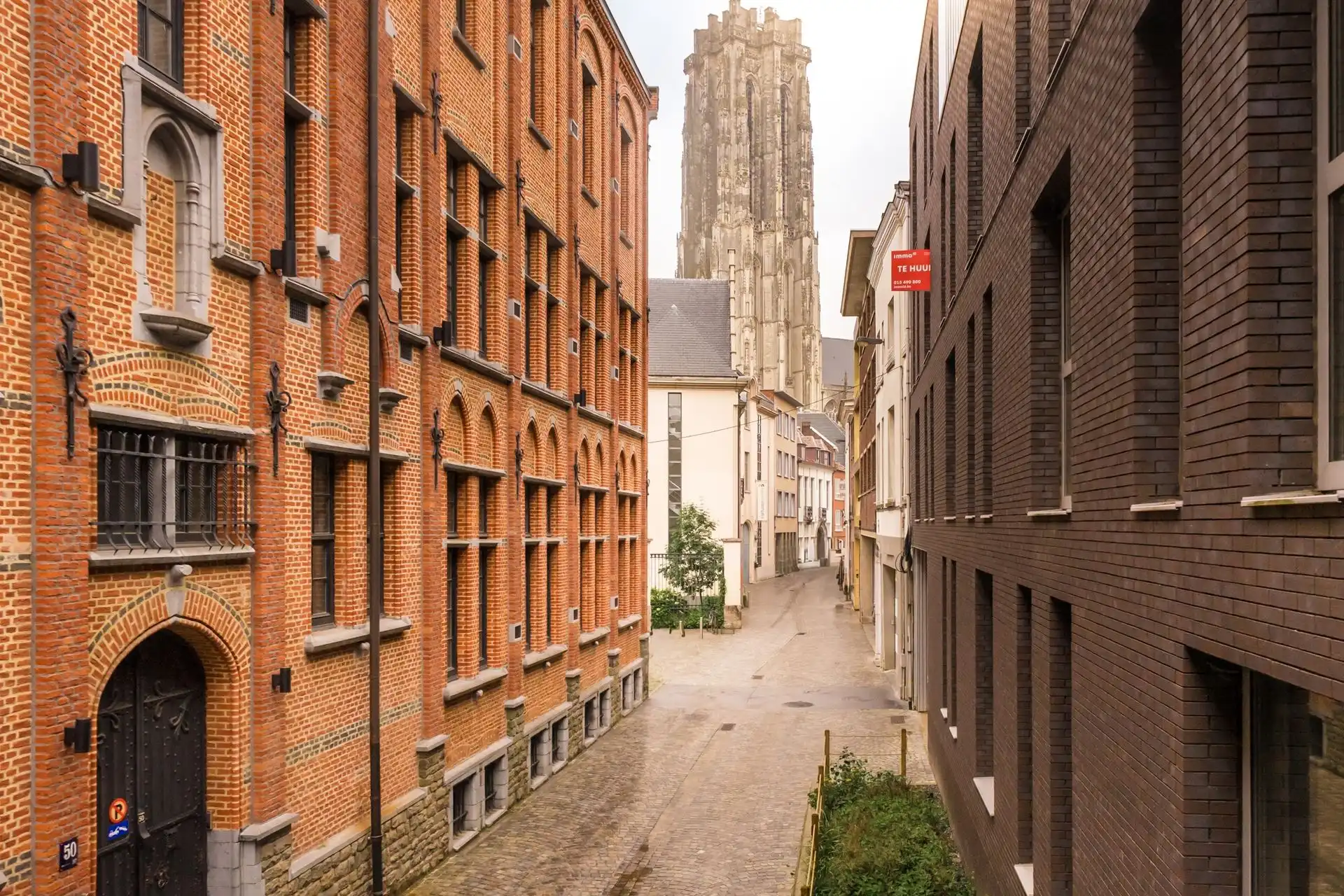 APP. MET 2 SLPKM., TERRAS EN AUTOSTAANPLAATS IN MECHELEN foto 17