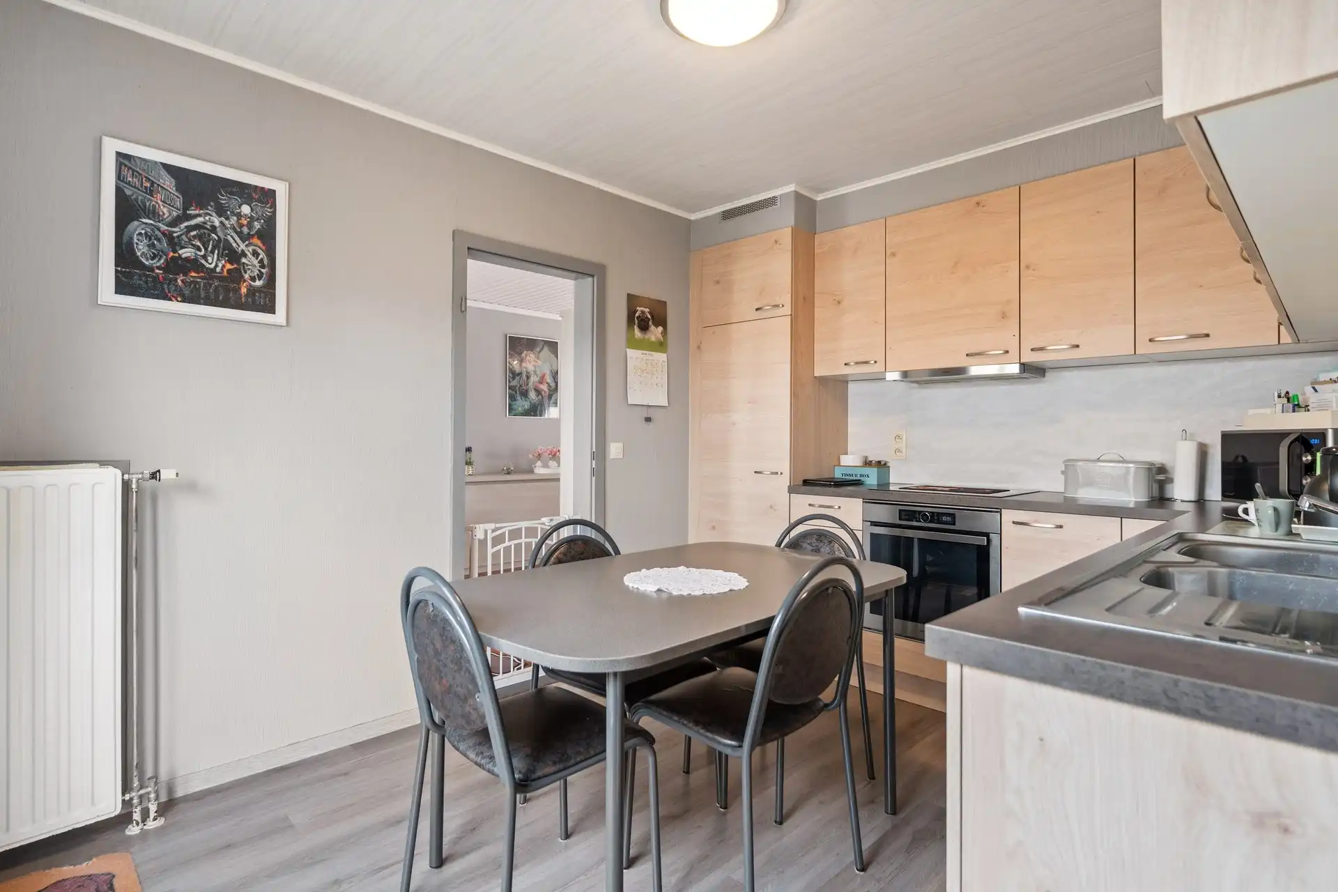 Rustig gelegen bungalow op een rustige ligging te Berlare op 885m² grond. foto 7