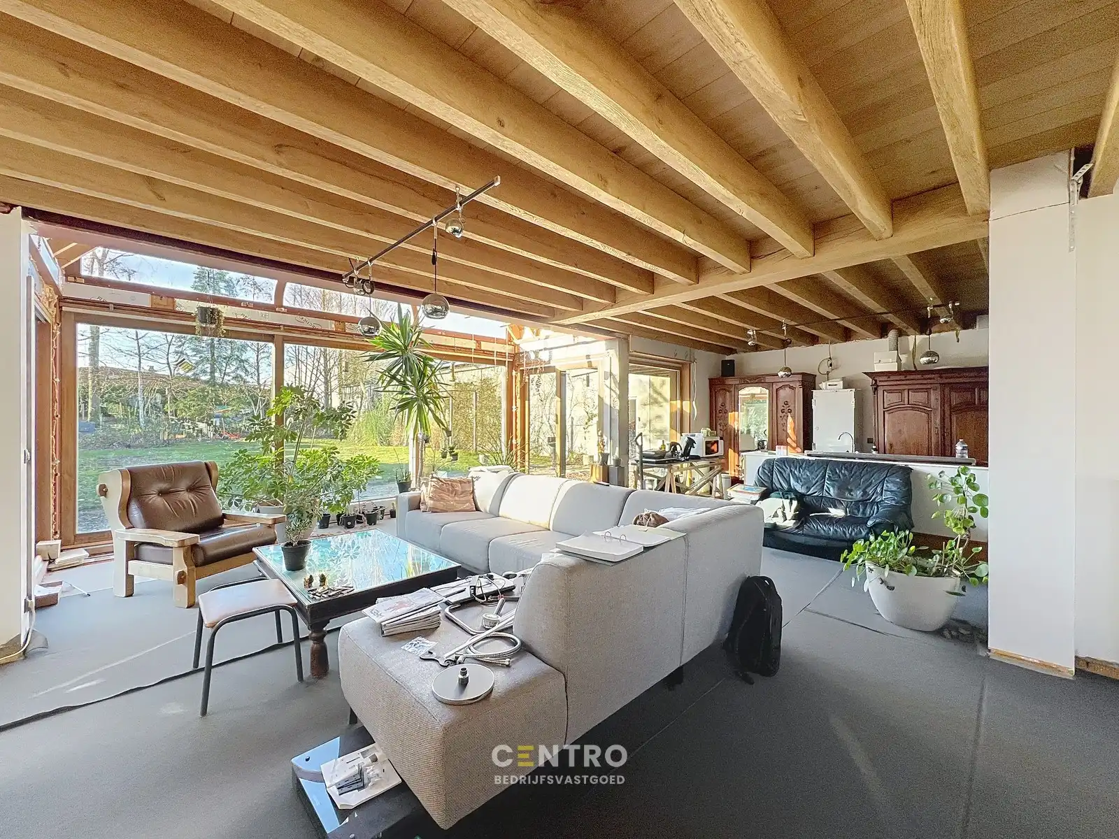 Zeldzame opportuniteit: LOODS/ATELIER 516 m² + ruime ALLEENSTAANDE woning 250 m² op rustig bedrijventerrein vlakbij Roeselare (EPC: A) ! foto 20