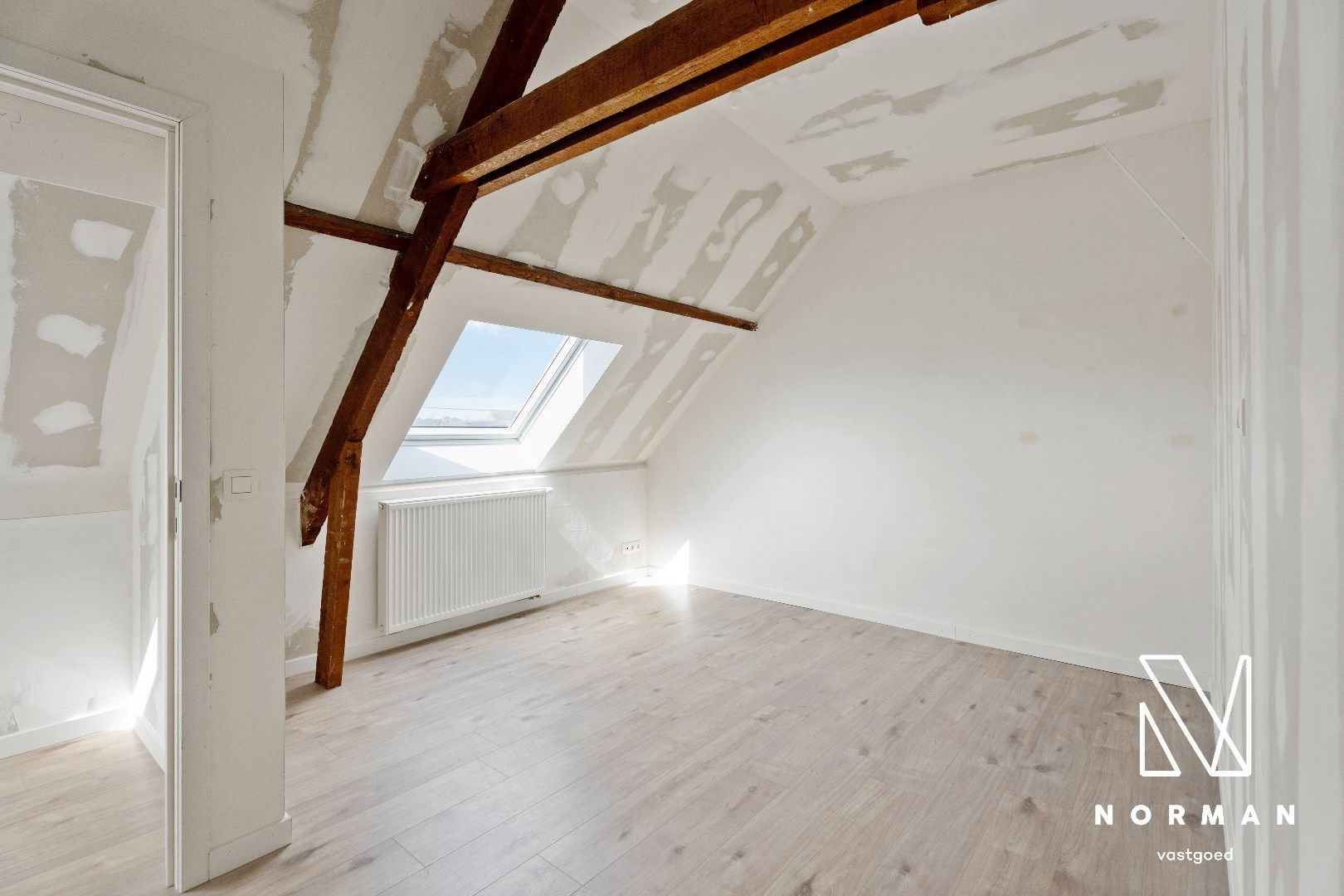 RuimeEnergetisch gerenoveerde woning met 3 slaapkamers te Deerlijk foto 12