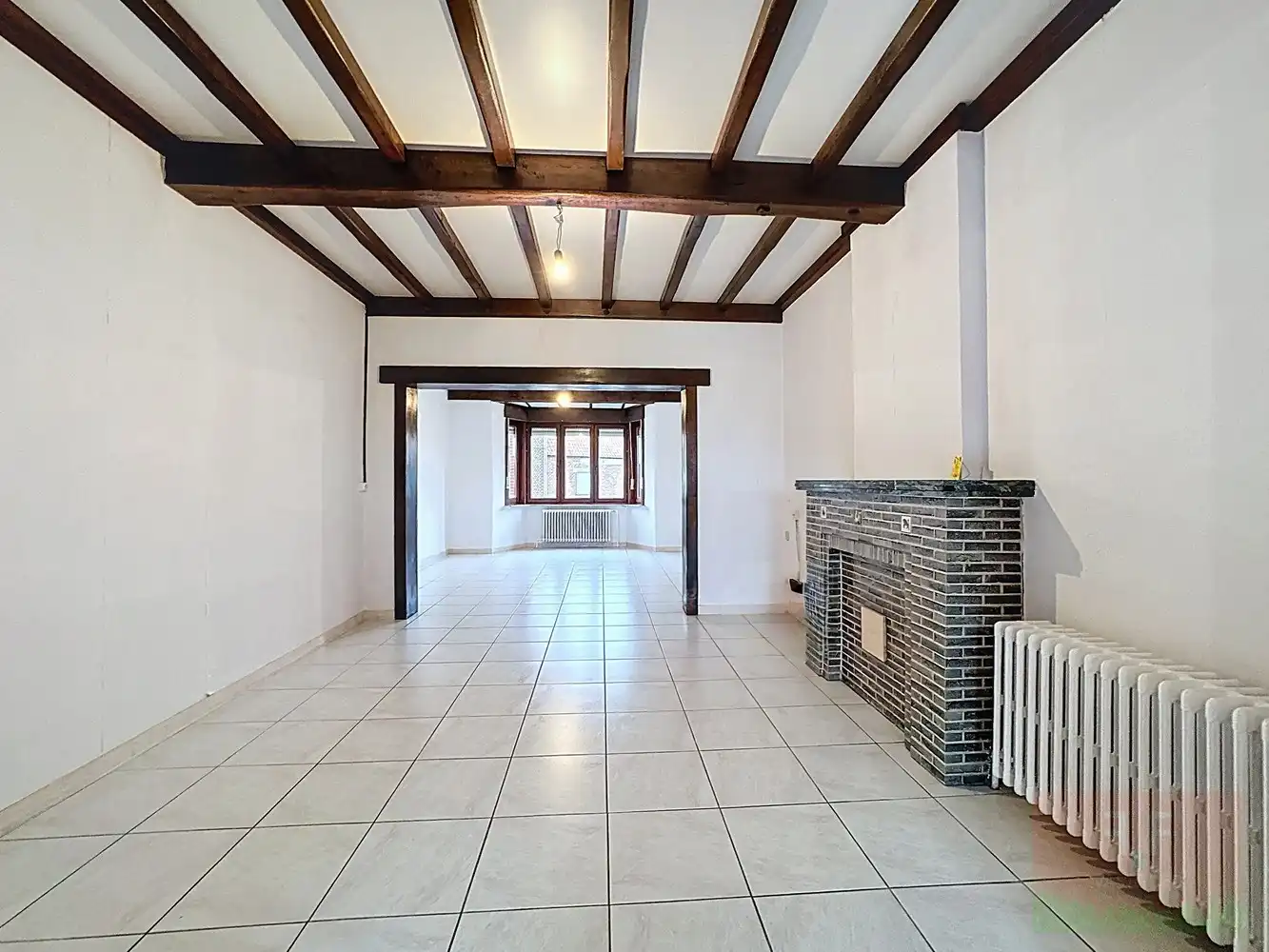 Ruime eengezinswoning met 4 slaapkamers, garage en mooie tuin foto 5