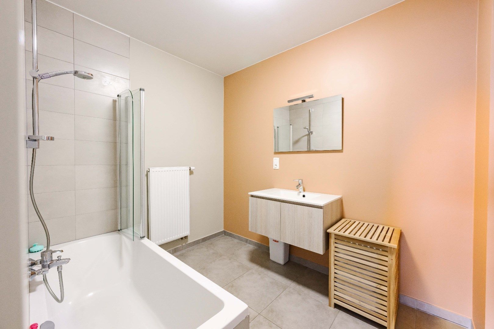 PRACHTIG INSTAPKLAAR EN GEMEUBELD APPARTEMENT | 2 SLPKS | GARAGE foto 10